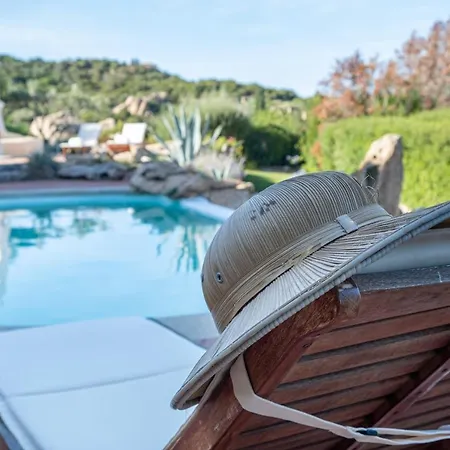 Вілла Lussuosa Con Piscina Opera Dell'arch.couelle