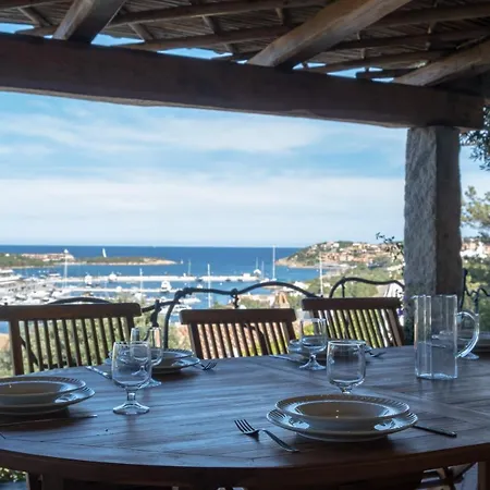 Lussuosa Con Piscina Opera Dell'arch.couelle * Порто-Черво