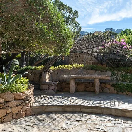 Lussuosa Con Piscina Opera Dell'arch.couelle Villa