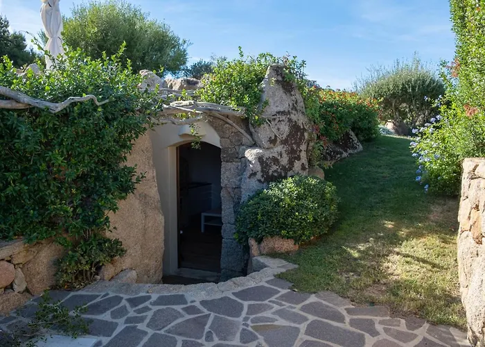 Lussuosa Con Piscina Opera Dell'arch.couelle Porto Cervo
