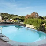 Villa Lussuosa Con Piscina Opera Dell'arch.couelle